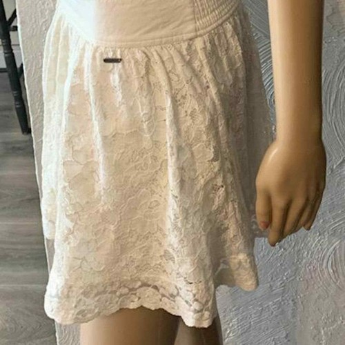 Hollister Mini lace cream skirt size medium - Picture 3 of 8