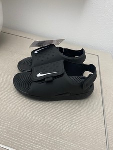 grade school nike sandals
