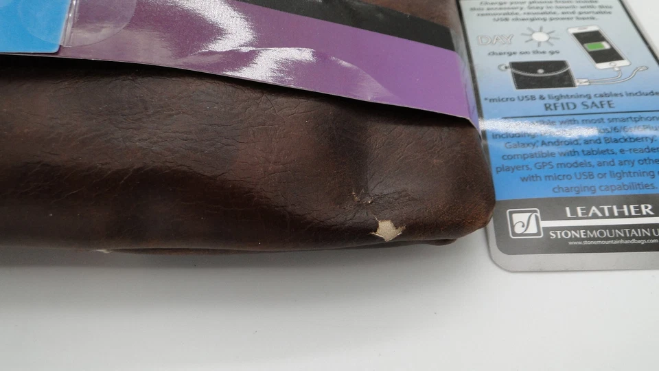 NUEVO CON ETIQUETAS Stone Mountain Bolso de Mano de Cuero Conac Marrón Bandolera Muñequera USB Banco Pwr Foto 2 de 4