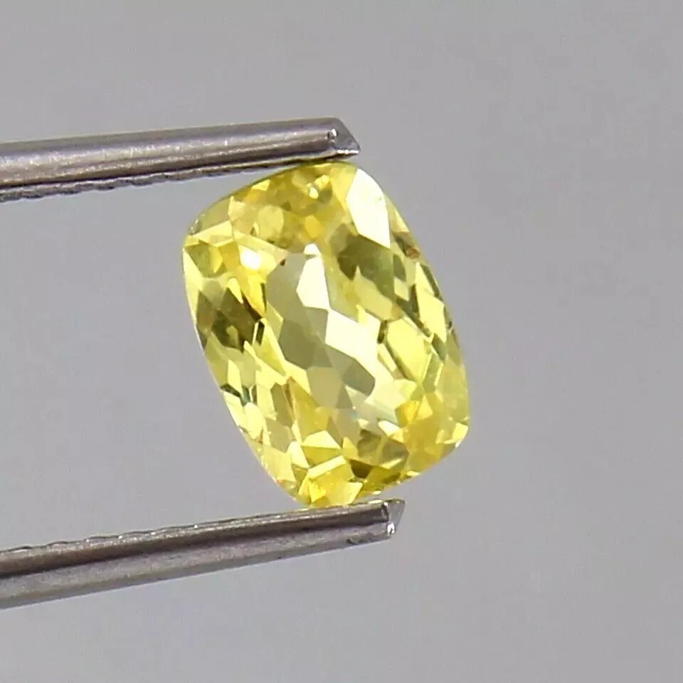 Flawless Ceylon Yellow Sapphire Cushion Shape 7-9 Ct Loose Natural Gemstone