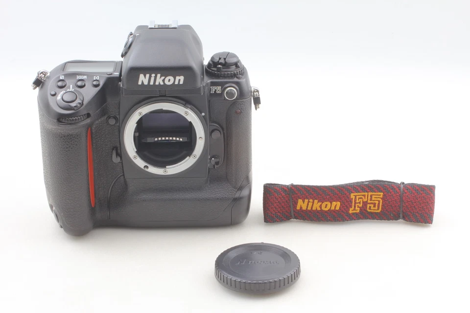 SN/310xx [NEUWERTIG mit Gurt] Nikon F5 analoge Spiegelreflexkamera 35 mm Gehäuse F-Mount aus Japan - Bild 2 von 4