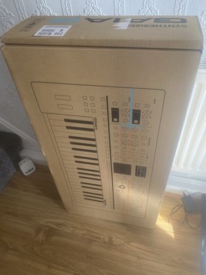 Roland GAIA 2 Synthesizer OVP mit Anleitung und Netzteil 