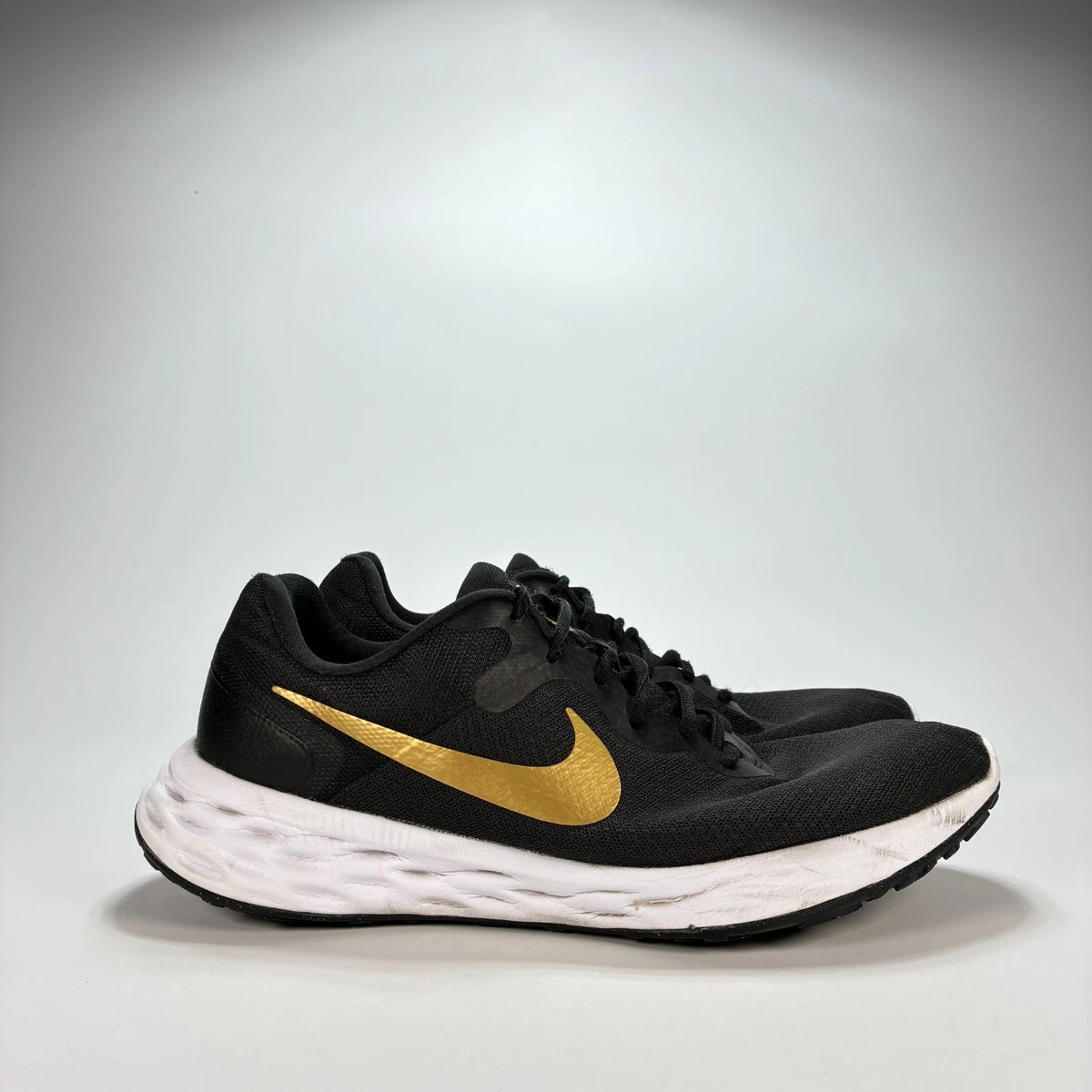 Nike Revolution 6 Extra Wide Black Metallic Gold for Sale  display picture 1