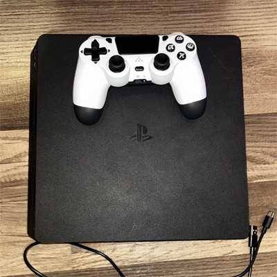 PlayStation 4 Slim   2TB ssd  + controller