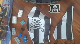 VINTAGE LEGO 6268 PIRATES SHIP RENEGADE RUNNER