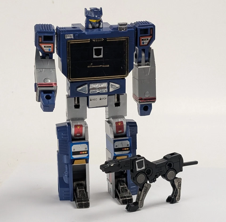 1984 Hasbro Transformers Soundwave & Ravage Vintage G1 Action Figure - Image 2 of 4