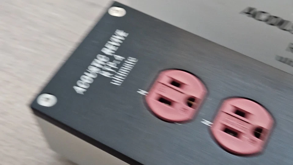 Acoustic Revive RTP-4 Ultimate AC power distributor power strip conditioner - Изображение 2 из 4