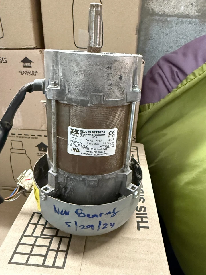 Motor Electrolux/Wascomat #487028121 secadora TD30X30 Foto 3 de 3