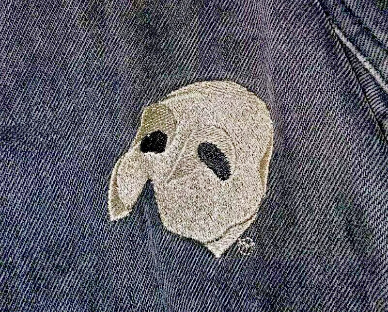 Chaqueta Jean Negra Rara/Vintage Talla Pequeña 1988 El Fantasma de la Ópera Indygo Foto 3 de 4