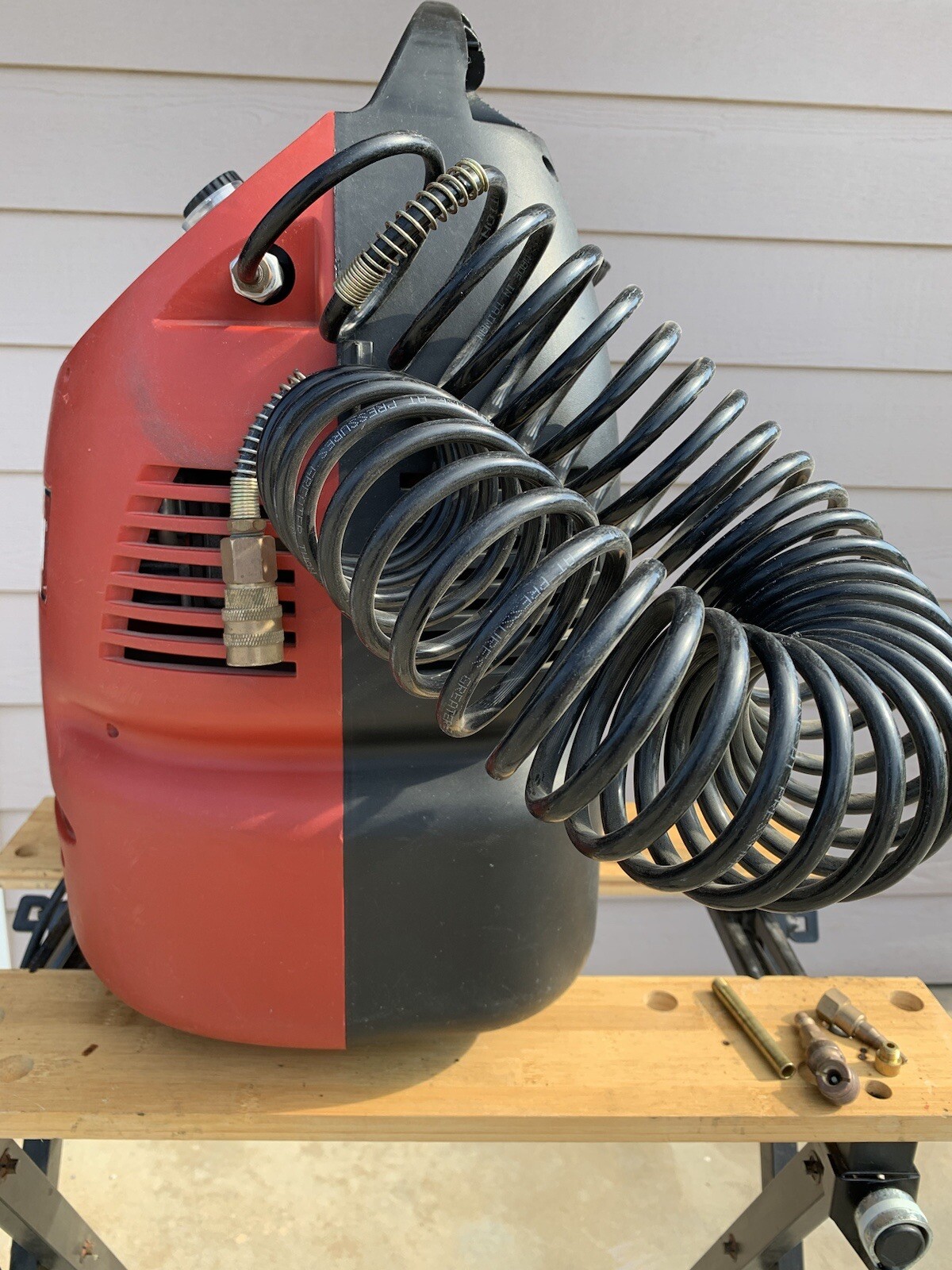 Craftsman 1.5 Gallon OilFree Hand Carry Air Compressor 150 PSI max