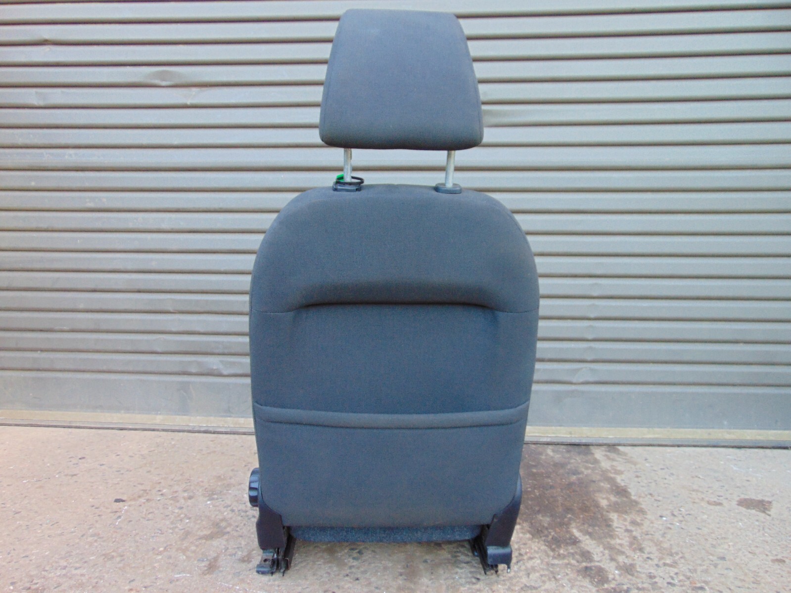 Ford Fiesta Drivers seat Mk6 5 door right front 0608 Grey cloth Atom