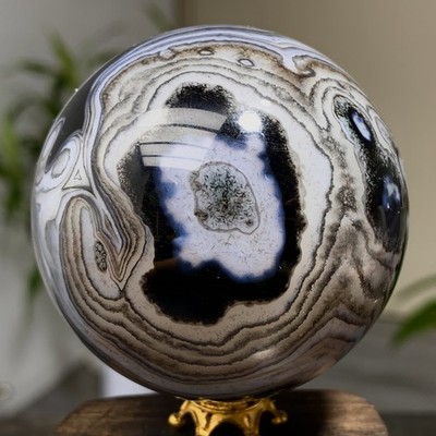 270G Natural black stripe agate sphere Crystal Ball Madagascar mineral