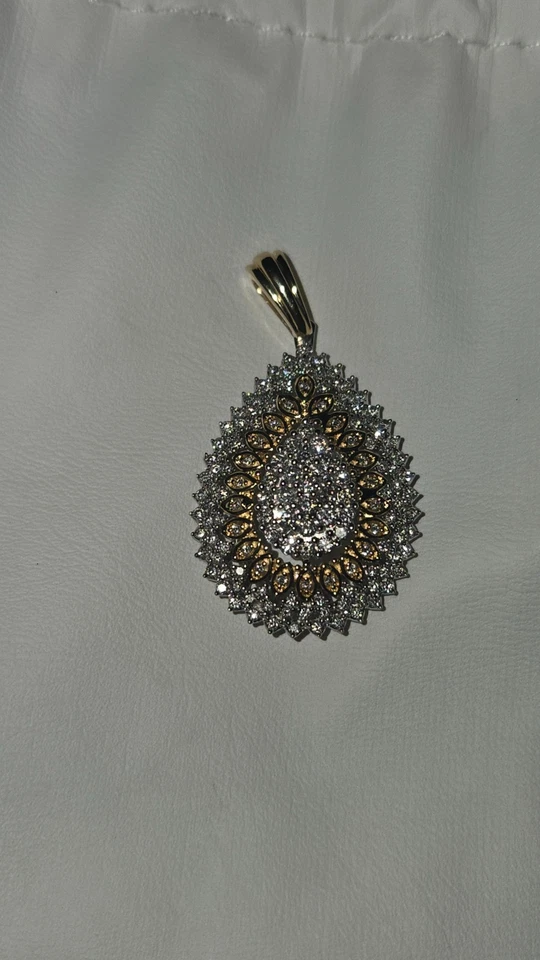 0,96 ct. t.w. Colgante de diamantes en oro de dos tonos de 14 k con cadena de caja de oro de 14 k de 18 pulgadas Foto 3 de 4