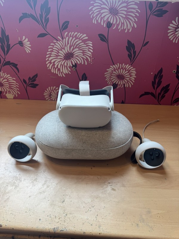 Meta Oculus Quest 2 128GB Standalone VR Headset - White + box (without Charger)