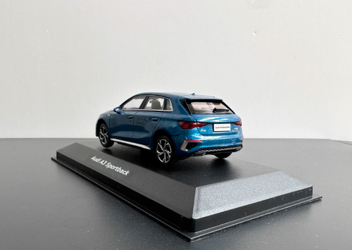 Modelo diecast Audi A3 Sportback 1:43 - Imagen 7 de 14