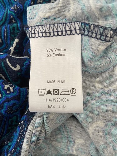Camiseta deportiva elástica EAST talla 12 con estampado de cachemira azul turquesa nudo frontal - Imagen 7 de 7