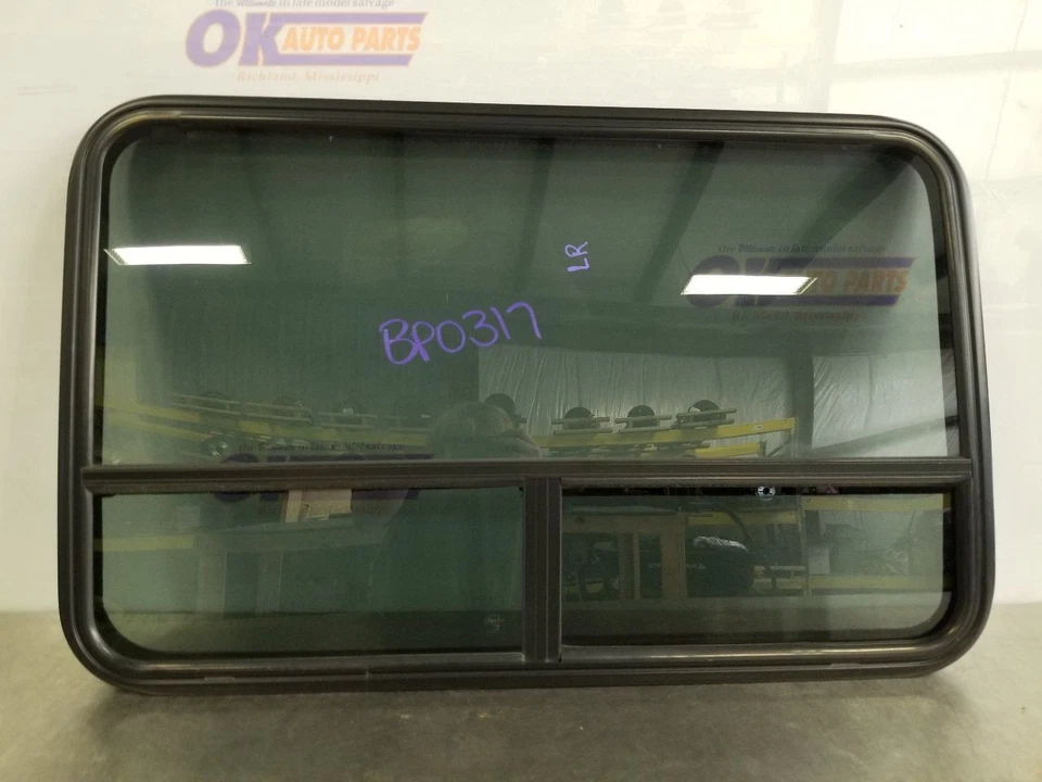 02 2002 GMC SAVANA VAN 1500 REAR QUARTER GLASS LEFT DRIVER - Image 3 of 4