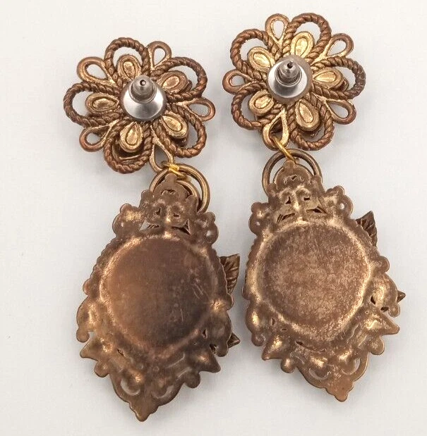 Pendientes colgantes ligeros de plástico con estrás de flores de color bronce rosa Foto 4 de 4