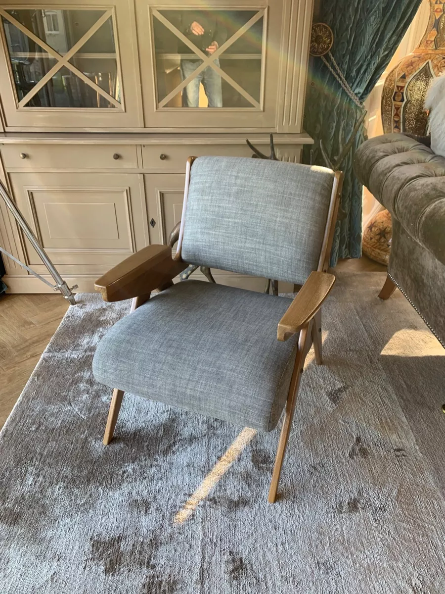 Grey snug online chair