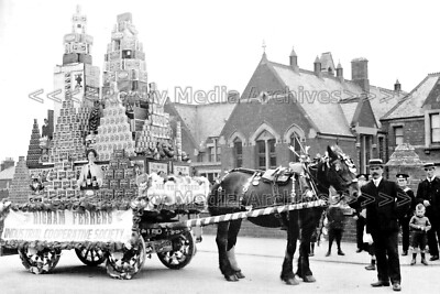 Tkk-32 Hospital Parade Co-op Float, Higham Ferres, Northamptonshire. Foto