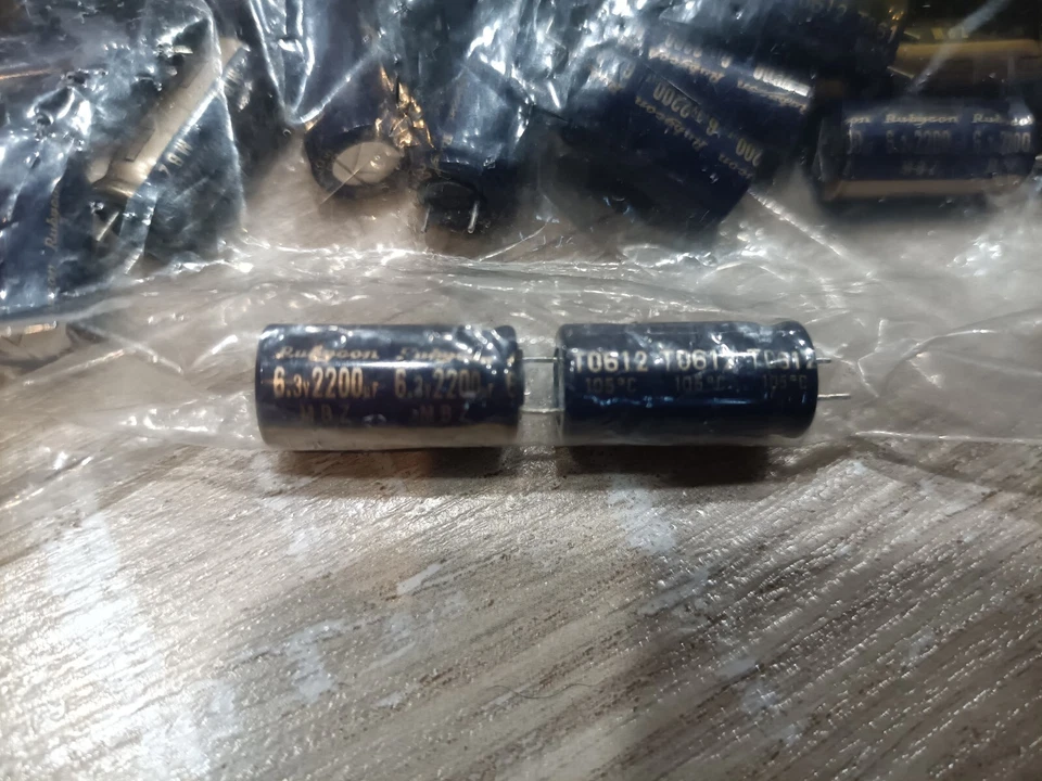 200x (Pack)  Rubycon MBZ 6.3v  2200uF  Low ESR - Bild 2 von 4