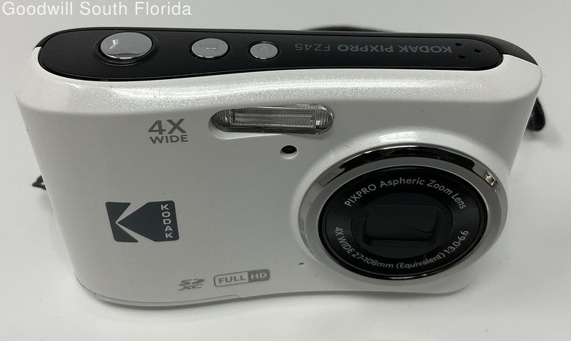 Kodak PIXPRO FZ45 White 4x Wide Digital Camera Not Tested w/ Pink Case NCL