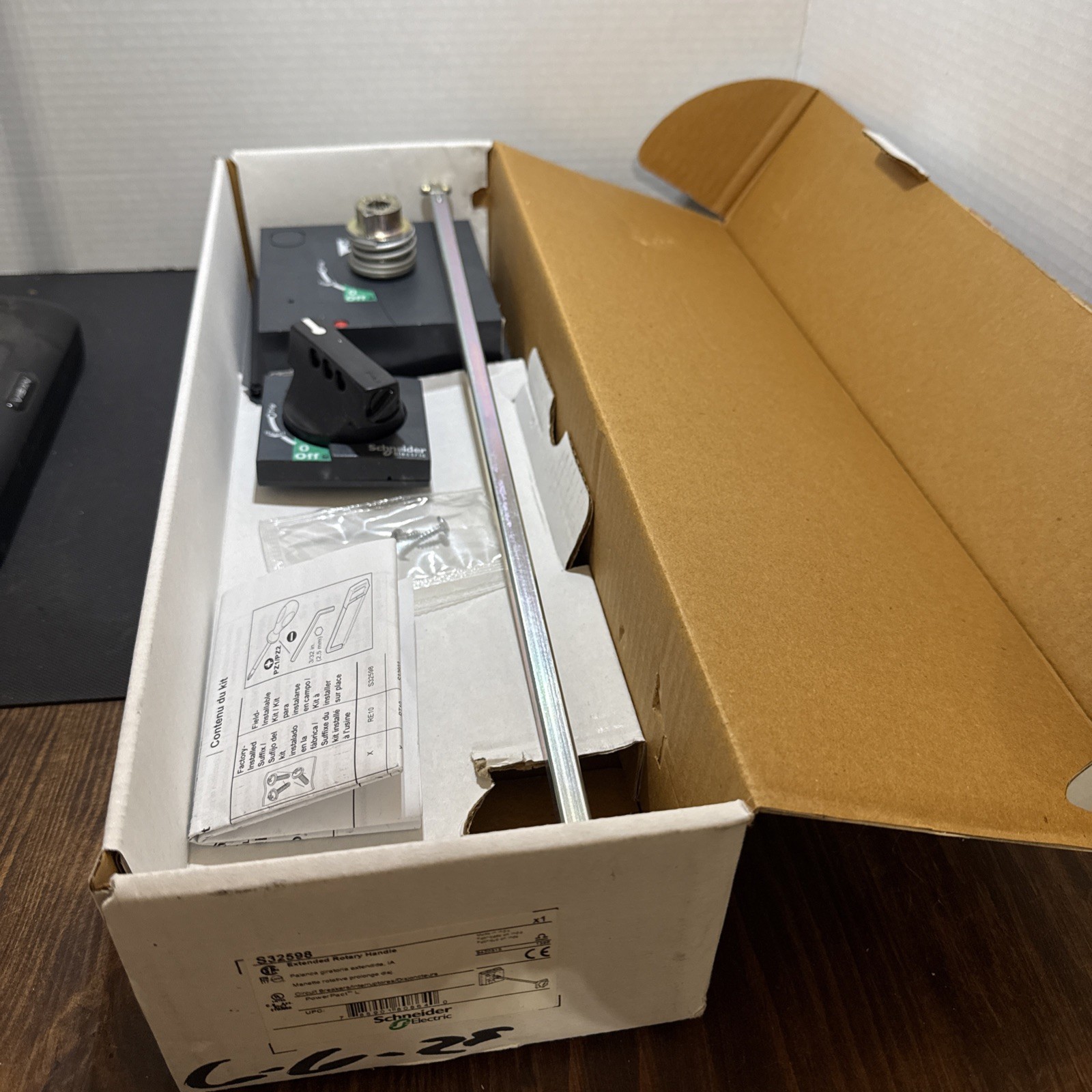 SCHNEIDER ELECTRIC S32598 Extended Rotary Handle - **Free Shipping** NIB