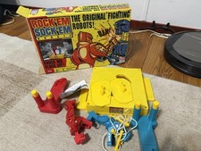 Mattel Rock 'Em Sock 'Em Robots Game (Classic / Retro Reissue Edition)