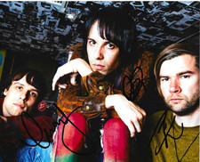 * THE CRIBS * signed 8x10 photo * GARY, RYAN & ROSS JARMAN * COA *