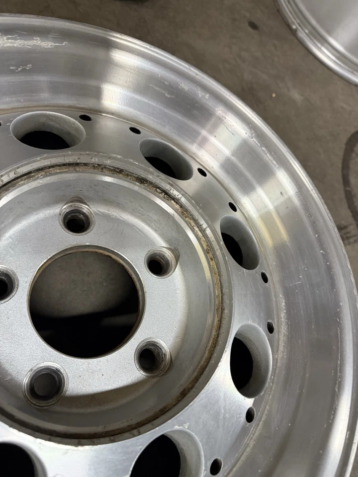 #1695 89-93 DODGE RAMCHARGER OE USED WHEEL 15" 04284806 MACHINED SILVER - Image 2 of 4