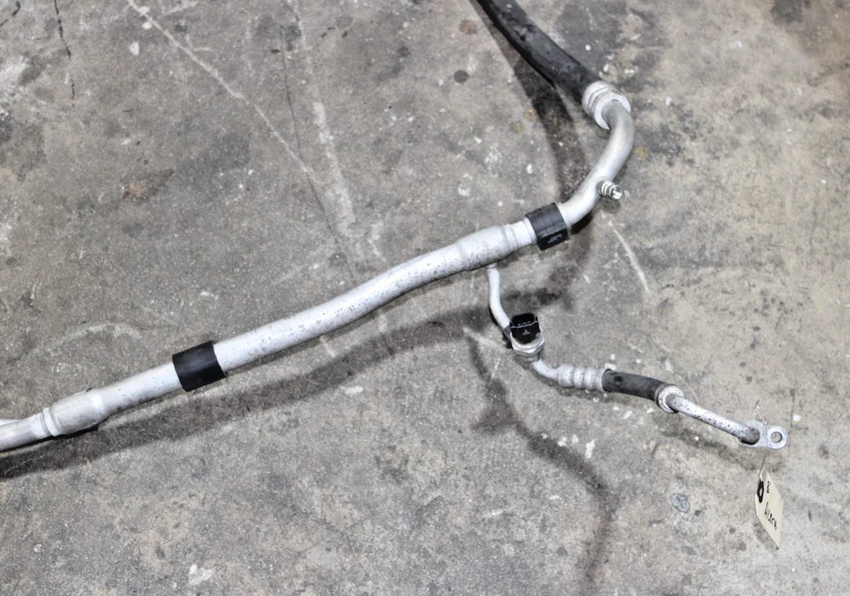 Hyundai Azera 2012-2014 manguera de aire acondicionado tubo líquido de succión OEM 523928 96 Foto 3 de 4