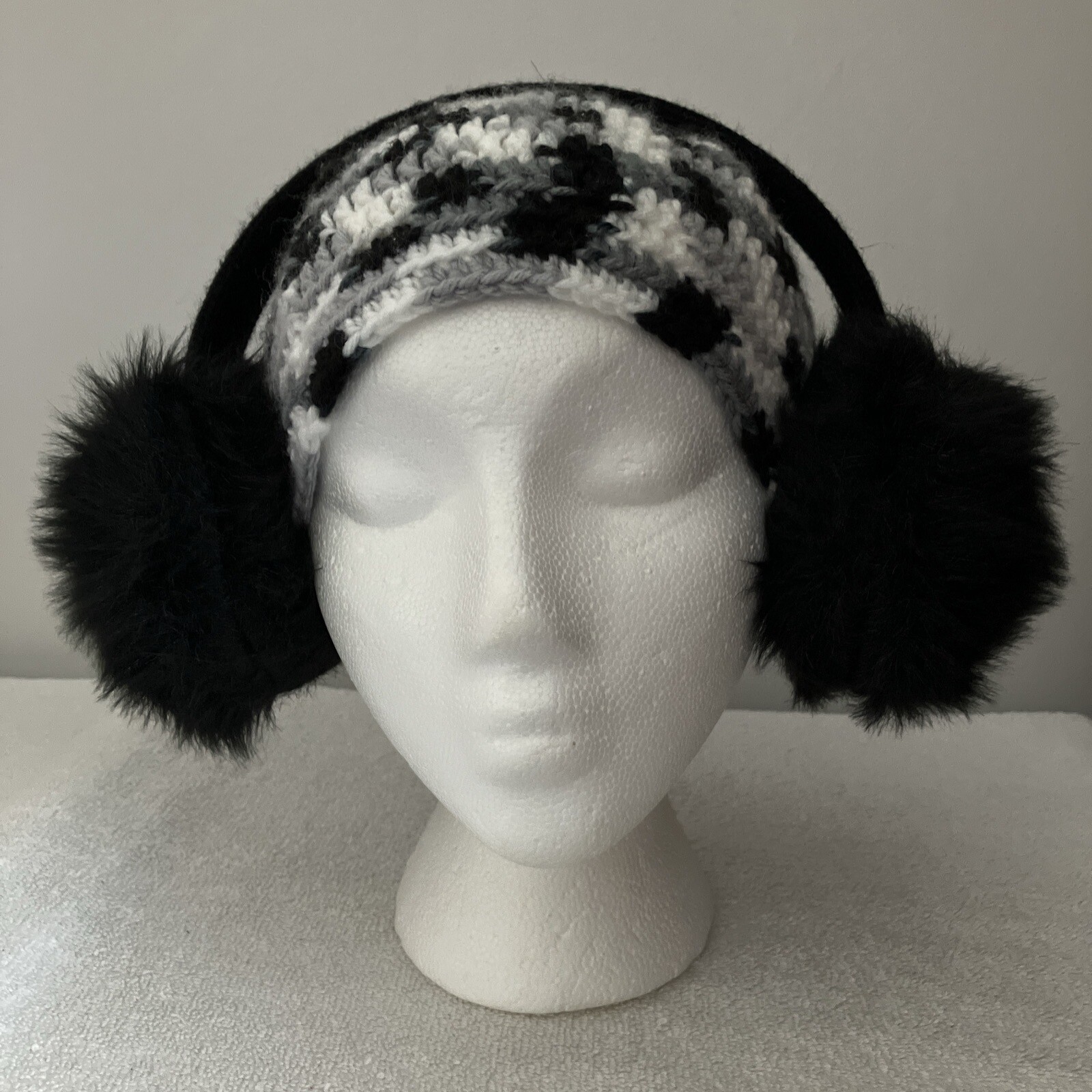 Beanee fatti a mano con coda di pony grigio bianco nero manicotti auricolari nero