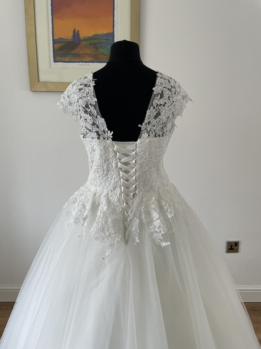 Elegant A-Line Wedding Dresses Sweetheart Cap Sleeve Lace Applique Bridal Gowns - Picture 5 of 9