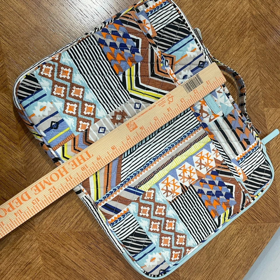 Funda acolchada Vera Bradley Desert Patchwork 14" x 10" cremallera colorida Foto 4 de 4