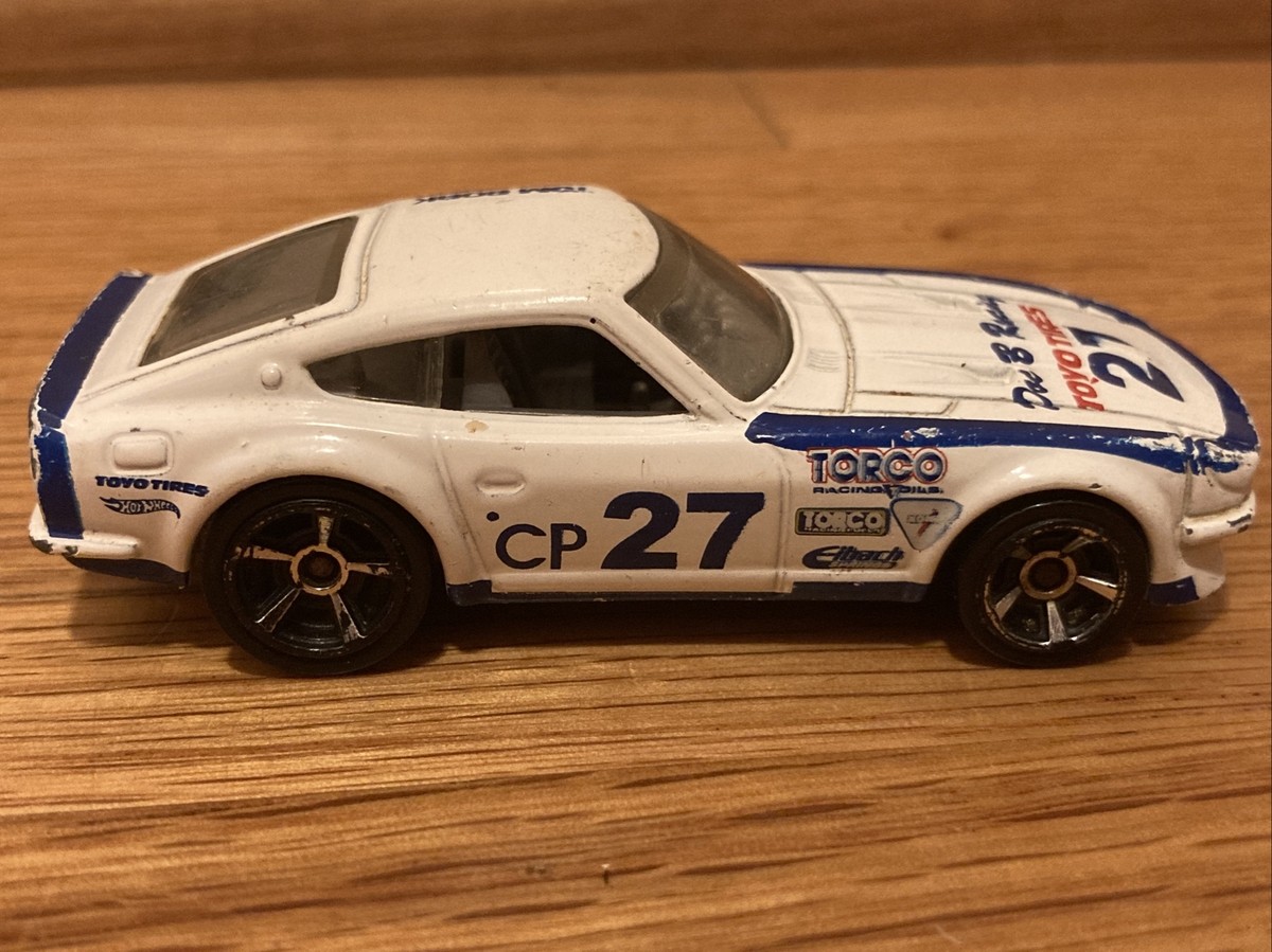Datsun 240Z Hot Wheels 2013 HW Showroom White Doc B Racing 27