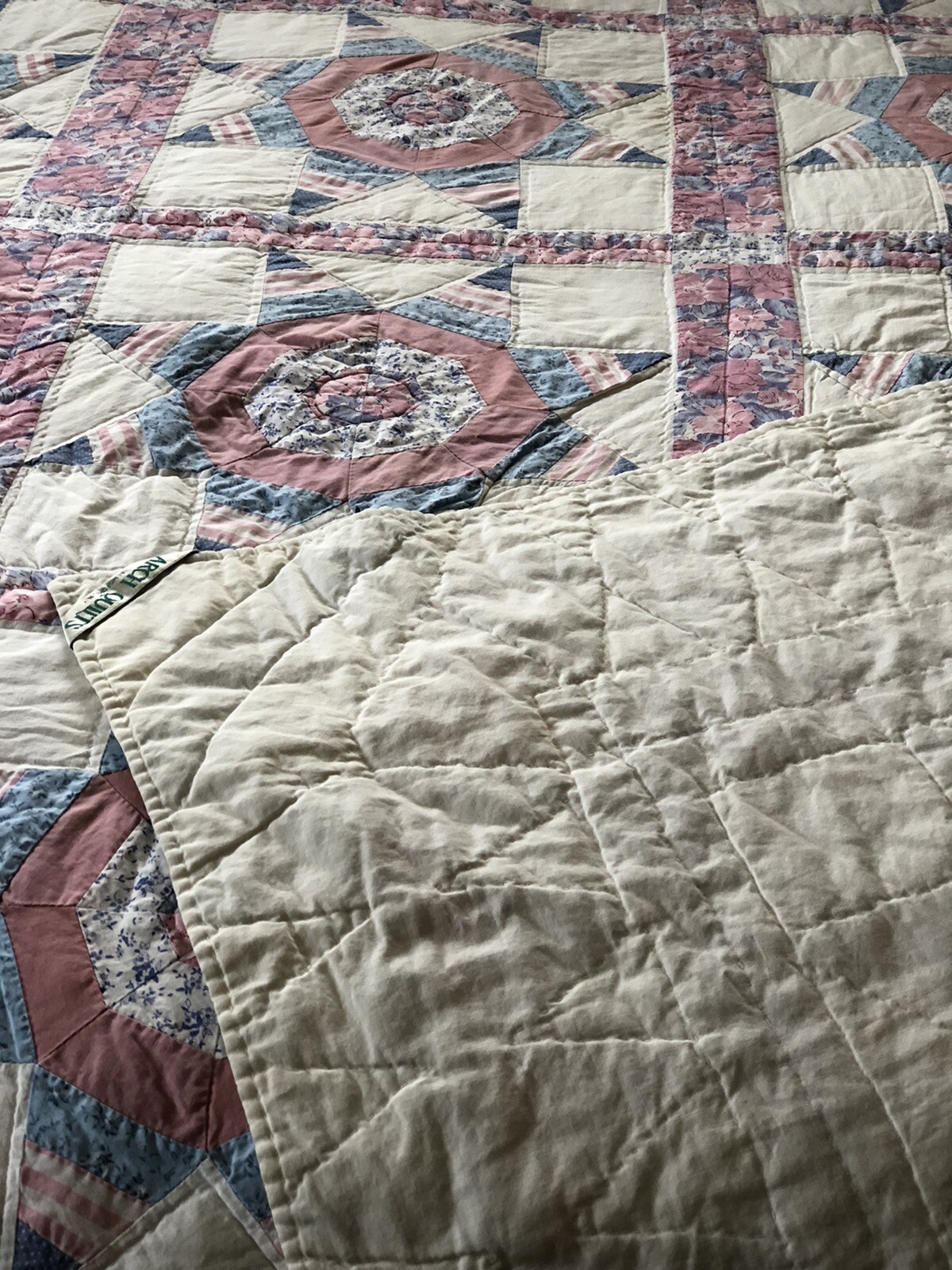 Vintage ARCH QUILT Elmsford, NY Pastel 8 POINT STAR PATCHWORK QUILT