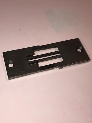*NEW* GENUINE PFAFF THROAT PLATE 91-058108-04X13 *FREE SHIPPING*