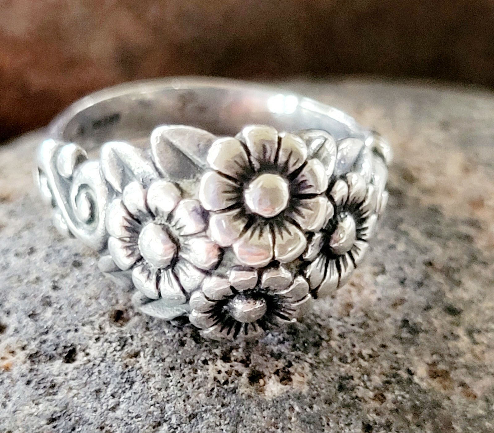 RARE! James Avery Flower Dome Ring Size 5.5 … Gem