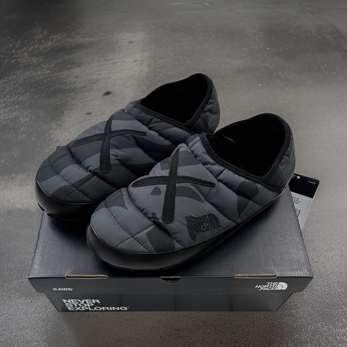 The North Face x KAWS Men's Thermoball Traction Mule VP The North Face x KAWS Men's Thermoball Traction Mule VP