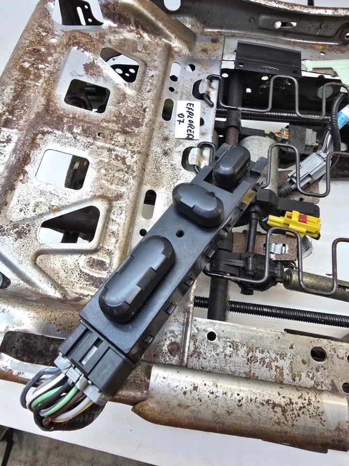 Assento dianteiro para motorista Ford Explorer Mercury Mountaineer 2006–2008 fabricante de equipamento original - Imagem 4 de 4