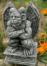 Frostfeste Steinfigur Gargoyle mit Hörnern 31 cm Gartenfigur Steinguss