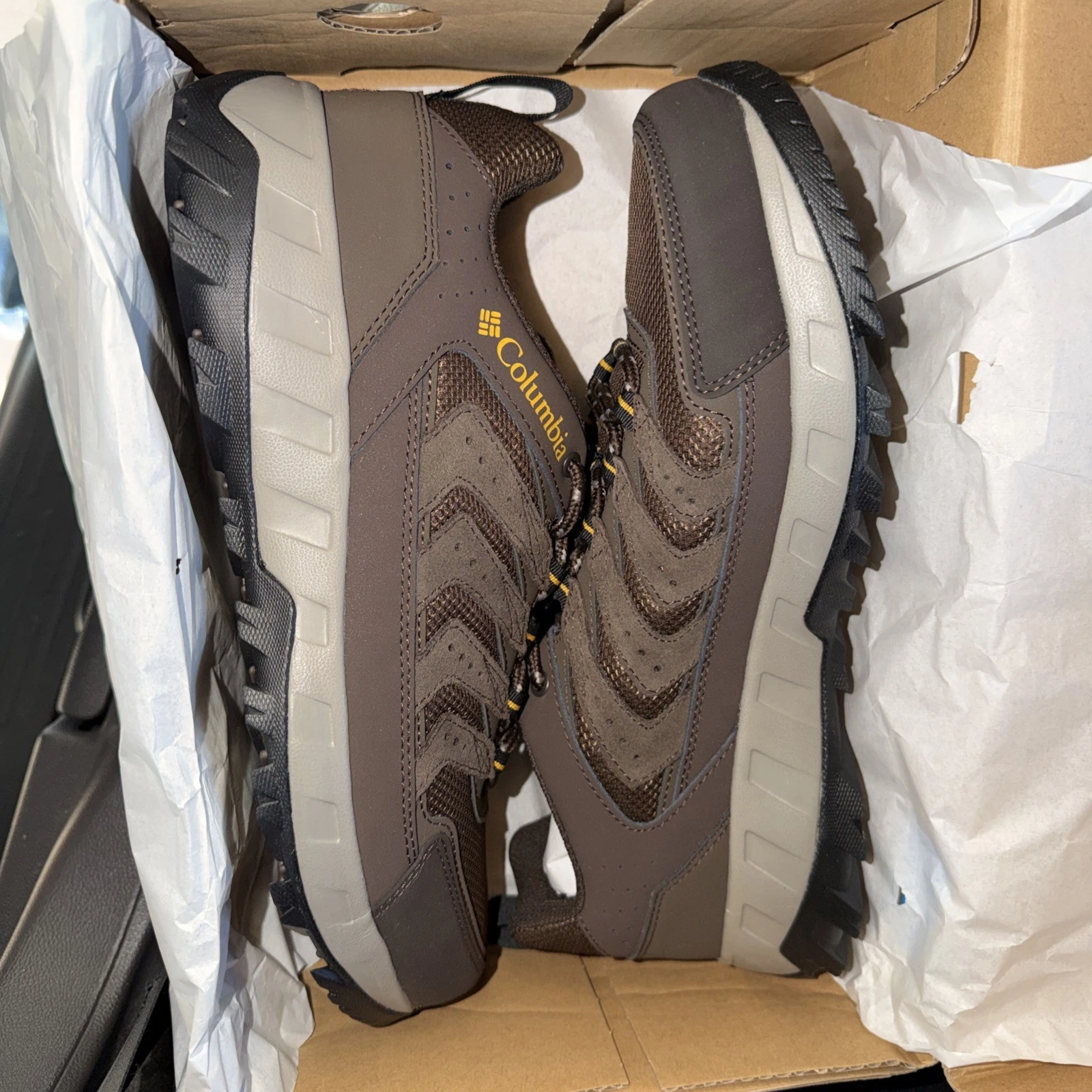 Columbia Mens Strata Trail Low, Cordovan/Golden Yellow, 11