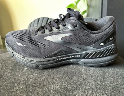 Brooks Adrenaline GTS 23 Women s Black Mesh Low Top Lace-Up Athletic Sneakers