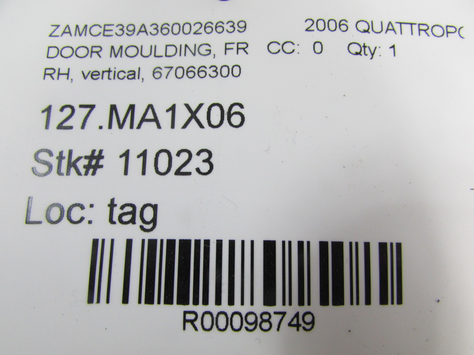 Maserati Quattroporte, RH Front Door Verticle Molding, Outer Trim, P/N 67066300