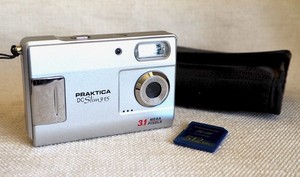 PRAKTICA DC Slim 315 compact 3.1MP digital camera with memory card Y2K