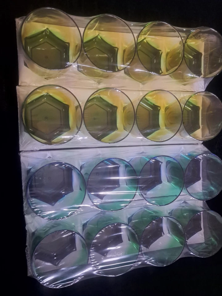 16 Count Plastic Cups 10.14 FL Oz  ( Yellow/green, Green/blue) - Image 2 of 2