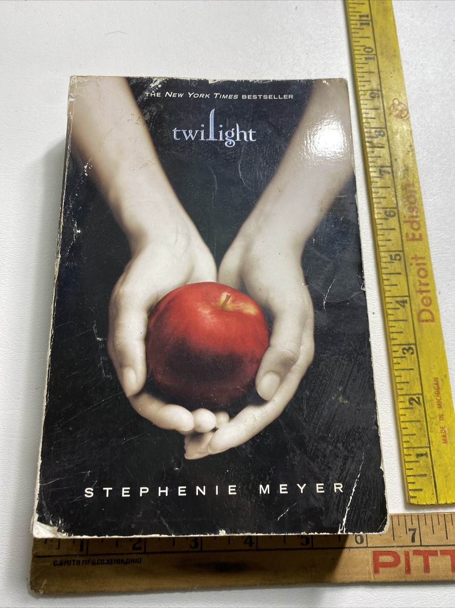 Twilight - Stephenie Meyer (Paperback, 2005) | eBay