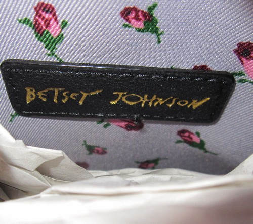 BETSEY JOHNSON FRITZY DOG PURSE KITSCH WITH LONG STRAP - Picture 5 of 5