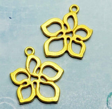 12 pieces - Tibetan Gold Flower Charms Pendants Dangles TGF28