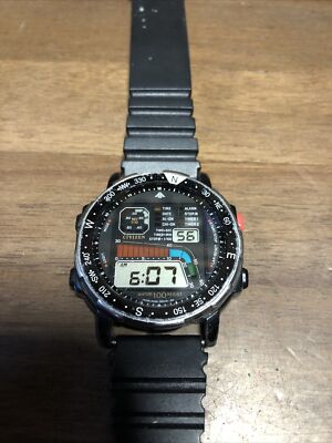 Citizen Windsurfer D060 42-8035 Digital Diver Watch Black Case